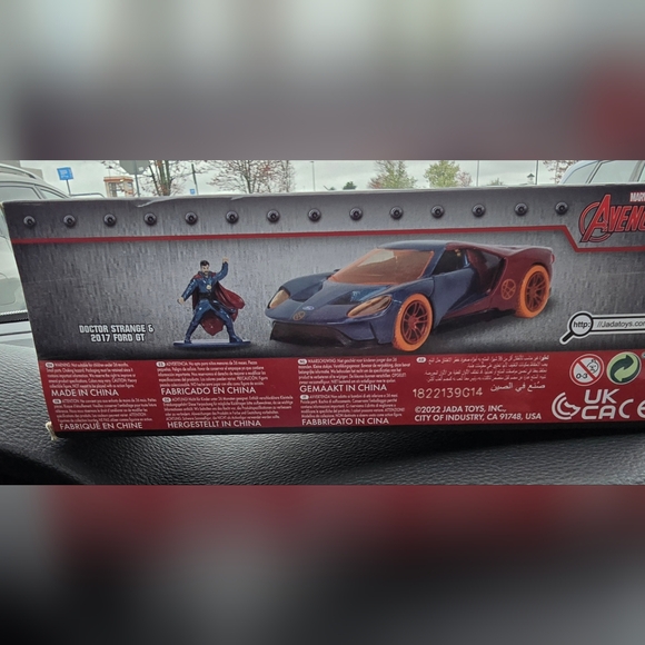 Marvel Avengers Doctor Strange 2017 Ford GT - Picture 6 of 7